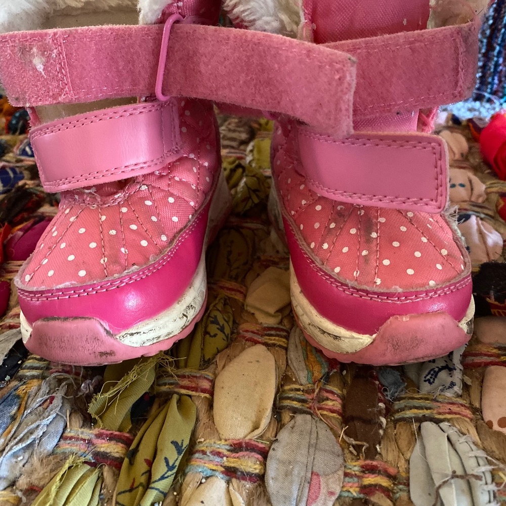 Snow boots